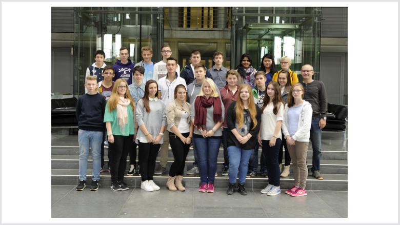 Realschüler aus Jülich interessieren sich für die Arbeit ihres Bundestagsabgeordneten